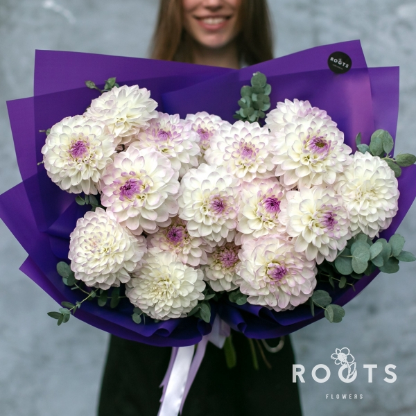 Купить монобукет с доставкой в Москве, заказать монобукет от ROOTS FLOWERS