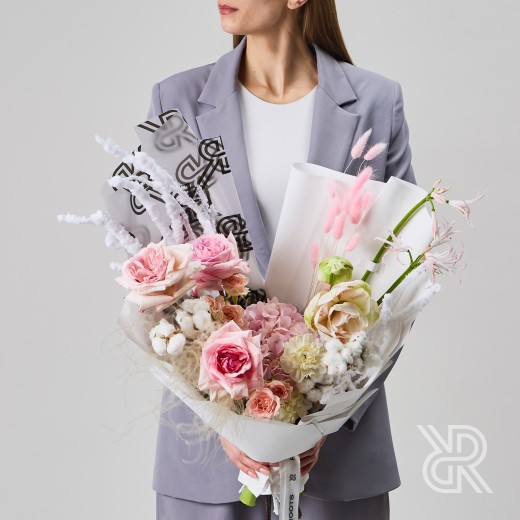 Bouquet 286 Букет в пленке с амариллисом и розой