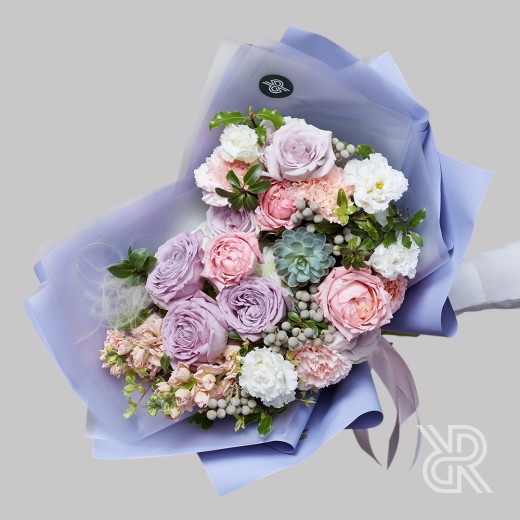 Bouquet 082 Букет в пленке с суккулентом