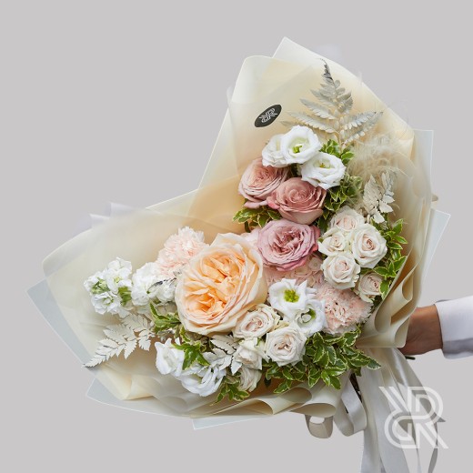 Bouquet 031 Букет в пленке с маттиолой