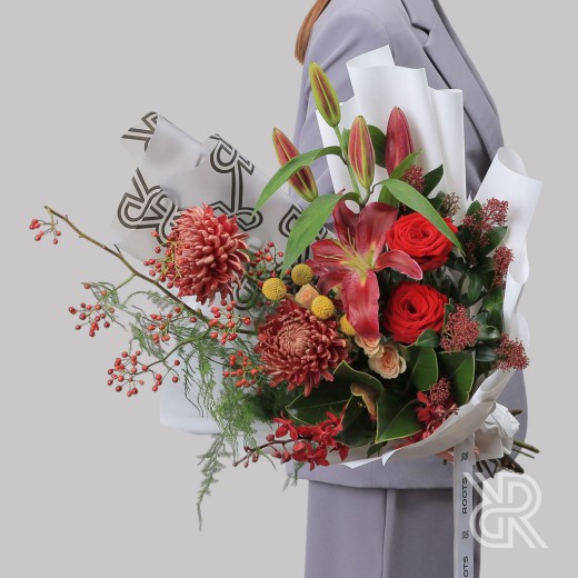 Bouquet 273 Букет в пленке с шиповником