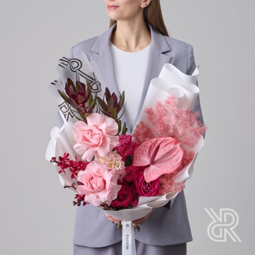 Bouquet 293 Букет в пленке с гелиантусом и розой