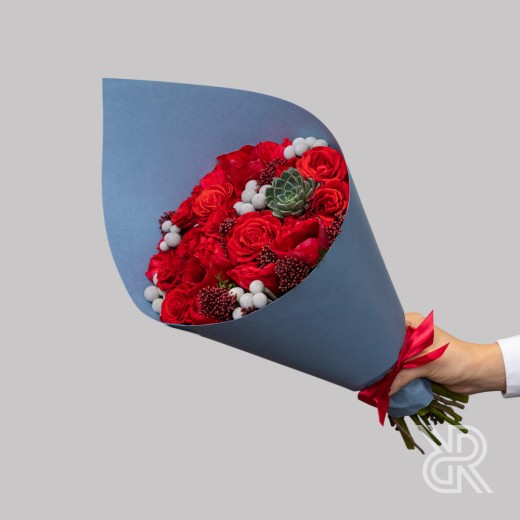 Bouquet 039 Букет в крафт бумаге с анемоном