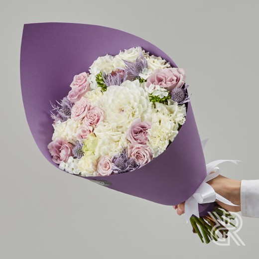 Bouquet 118 Букет в крафт бумаге с георгином и флоксом