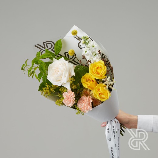 Bouquet 048 Букет с пионовидной розой и маттиолой
