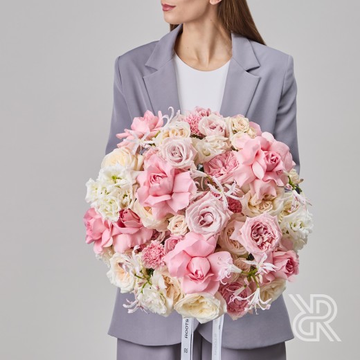 Bouquet 058 Букет с лентами с розой и кустовой розой